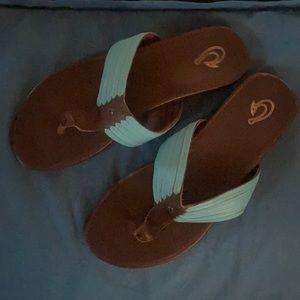 OluKai Women's Size 10 "Magic Fish Hook" Sandals